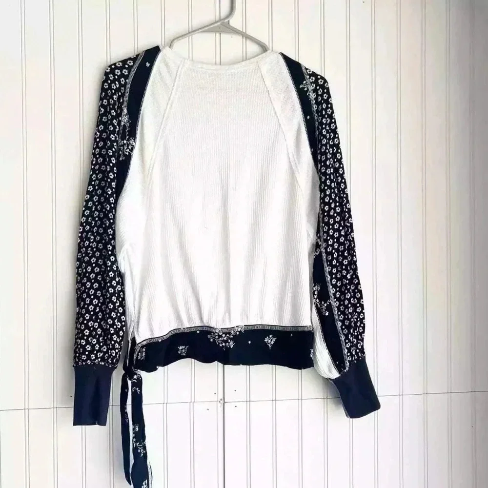 Auxton Black & White V-Neck Mixed-Print Puff-Sleeve Top EUC